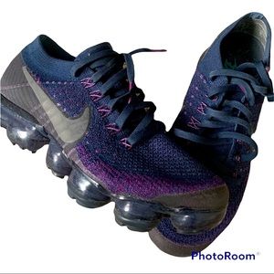 Comfortable Nike VaporMax, purple , blue and black. Size 6 in men/boys